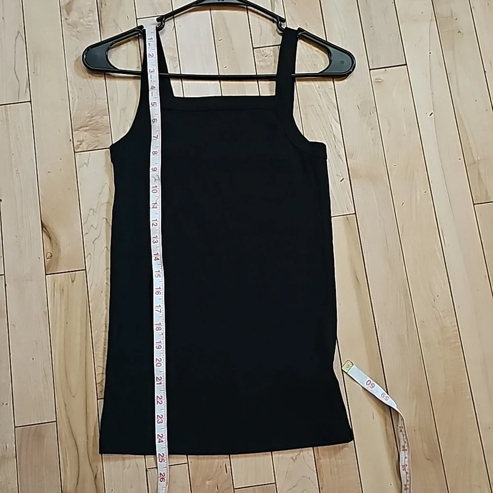 Old Navy Tank top - Picture 3 of 4